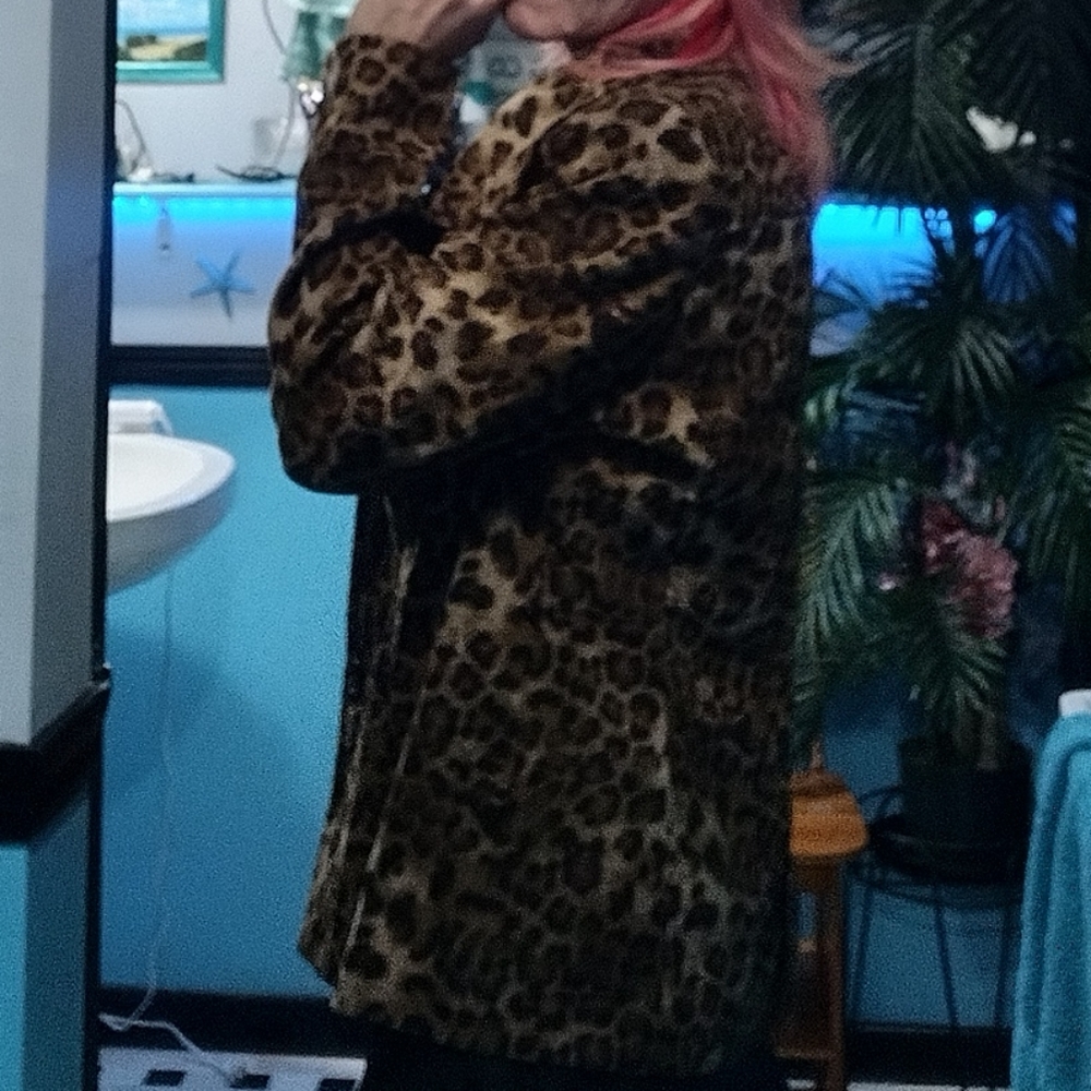 Leopard Print Lightweight Button Up Jacket - image 5